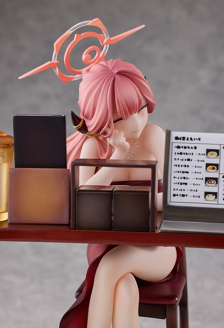 Aru (Dress) Memorial Lobby Ver. 1/7 Scale Figure