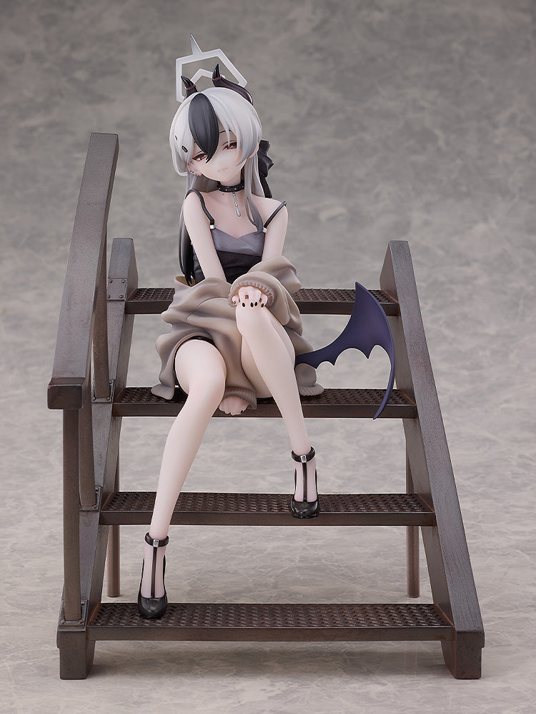 Kayoko (Dress): Memorial Lobby Ver. 1/7 Scale Figure