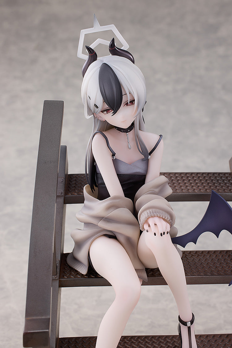 Kayoko (Dress): Memorial Lobby Ver. 1/7 Scale Figure