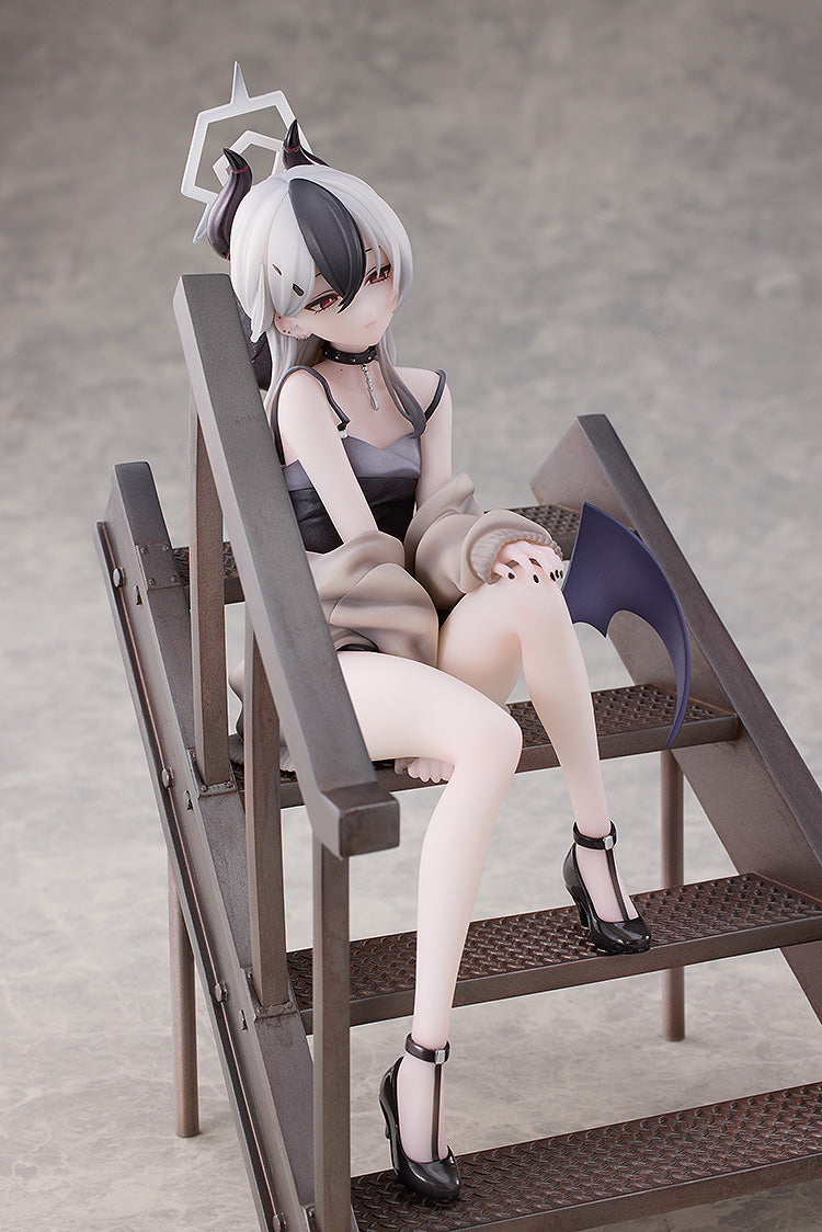 Kayoko (Dress): Memorial Lobby Ver. 1/7 Scale Figure