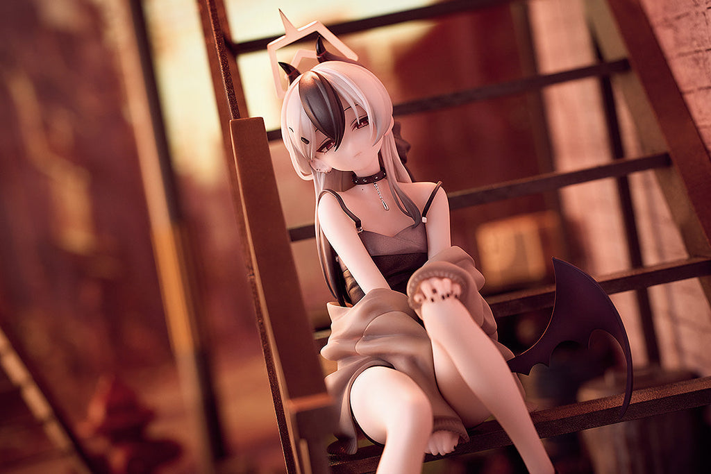 Kayoko (Dress): Memorial Lobby Ver. 1/7 Scale Figure